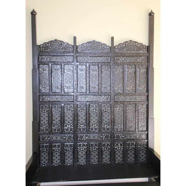 Hand-Carved Indo-Portuguese Moorish Queen Four-Poster Bed, India, 2000 For Sale In Palm Springs - Image 6 of 14