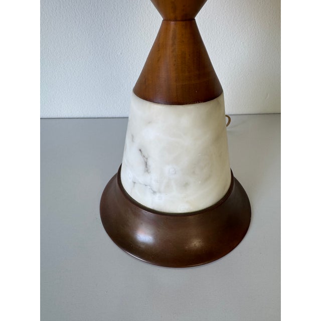 1960’s Italian Mid-Century Modern Walnut and White Marble Table Lamp With Brass Base For Sale - Image 4 of 12