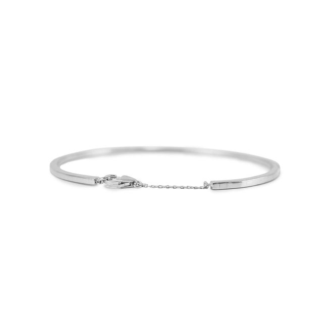Early 21st Century Ladies 14k White Gold 1.50ctw Diamond Flexible Tennis Bangle Bracelet For Sale - Image 5 of 8