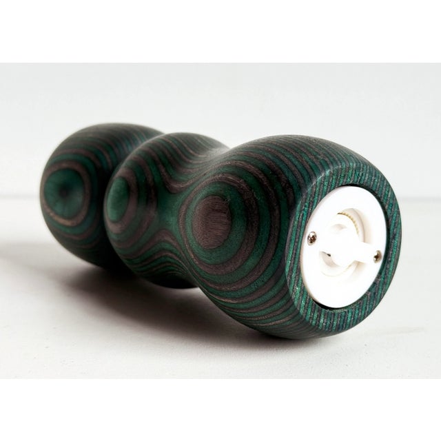 2000 - 2009 Vintage Artisan Turned Green Died Wood Pepper Mill W/ Integrated Salt Shaker For Sale - Image 5 of 5