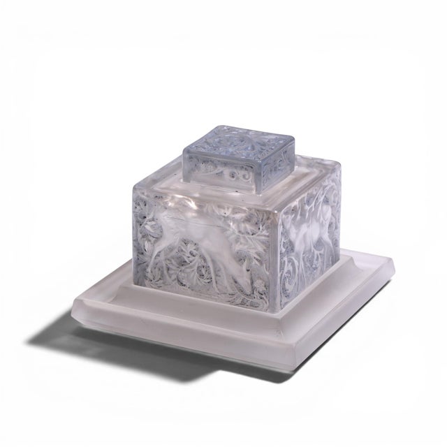 Art Nouveau René Lalique 1912 Biches Inkwell on Undertray For Sale - Image 3 of 10