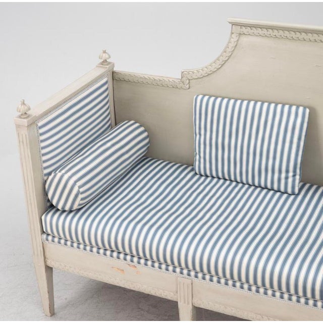 Gustavian (Swedish) Early 19th Century Painted Gustavian Sofa, 1810 For Sale - Image 3 of 12