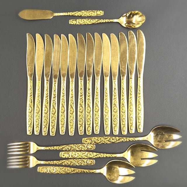 Victorian Vintage 1950s International Silver Co. "Americana Golden Heritage" Flatware - 21-Piece Collection For Sale - Image 3 of 18