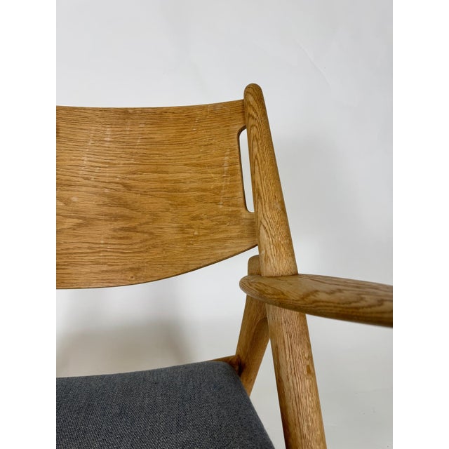 Carl Hansen & Søn Mid-Century CH28 Lounge Chair by Hans J. Wegner for Carl Hansen & Søn For Sale - Image 4 of 18