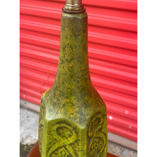 Pair Large Mid Century Modern Green Lava Glaze Ceramic Lamps For Sale - Image 4 of 10