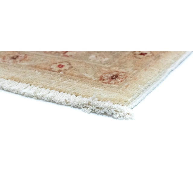 Middle Eastern Rug in Wool For Sale - Image 9 of 11