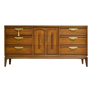 1960s Mid Century Modern Walnut Dresser by United Furniture For Sale