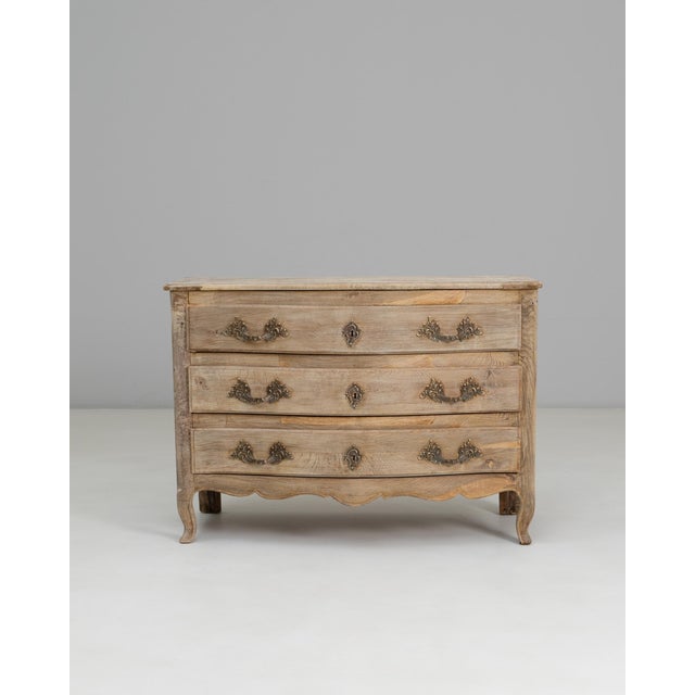 19th Century French Louis XV Style Oak Chest of Drawers For Sale - Image 4 of 18
