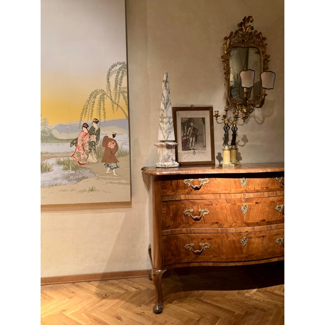 Gold Antique Louis XV Rococo Italian Commode with Curved Chest of Drawers in Inlaid Walnut, Tuscany, 1700s For Sale - Image 8 of 14