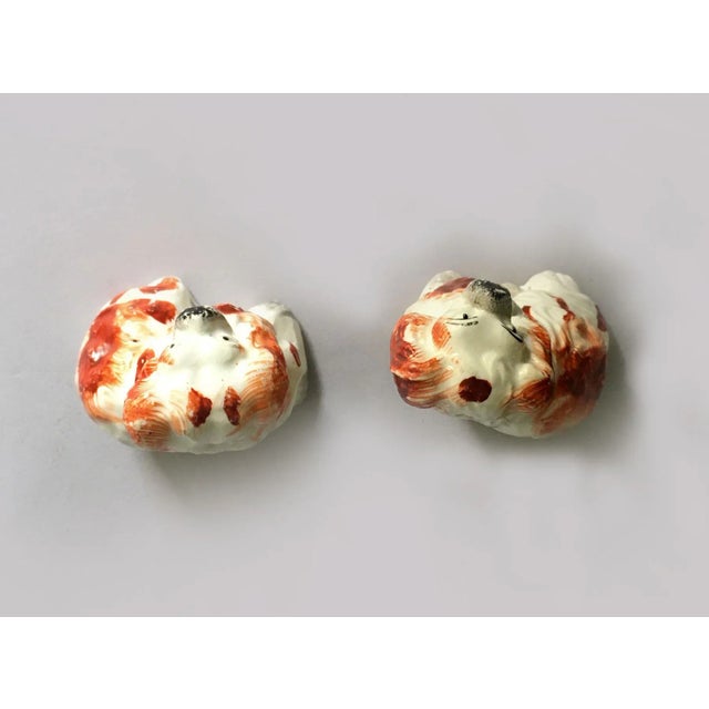 Orange Pair of Mid 19th Century Staffordshire King Charles Spaniels For Sale - Image 8 of 9