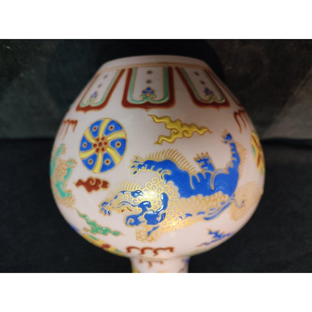 Ceramic Chinese Ceramic Vase,Chenghua Marked Gold Drawing Famille Verte Porcelain Tianqiu Vase Hand Painted Foo Dogs Pattern For Sale - Image 7 of 10