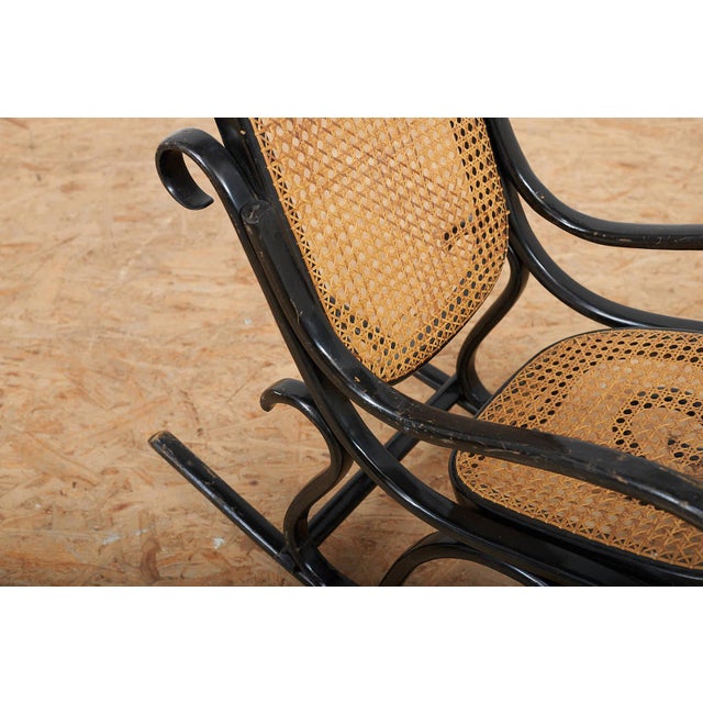 No. 10 Childrens Rocking Chair in Bentwood and Cane from Michael Thonet, 1860s For Sale - Image 6 of 13