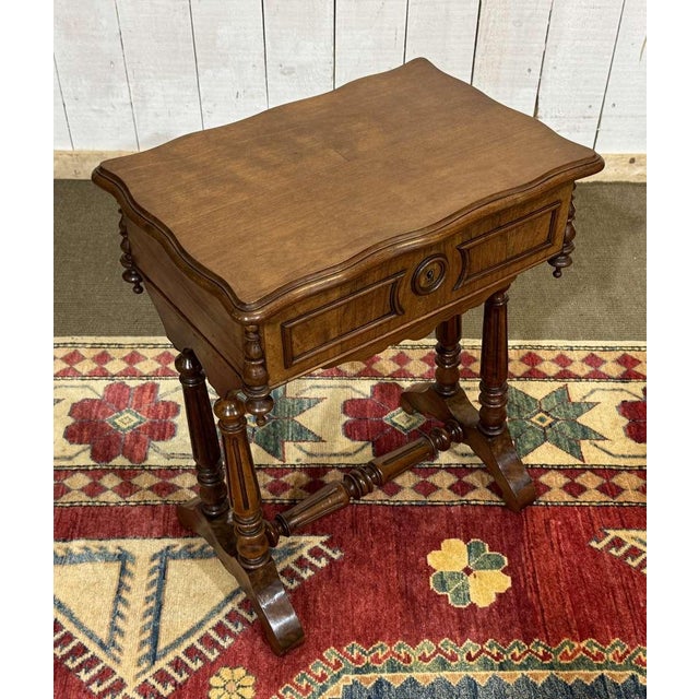 19th Century Walnut Dressing Table For Sale - Image 4 of 18
