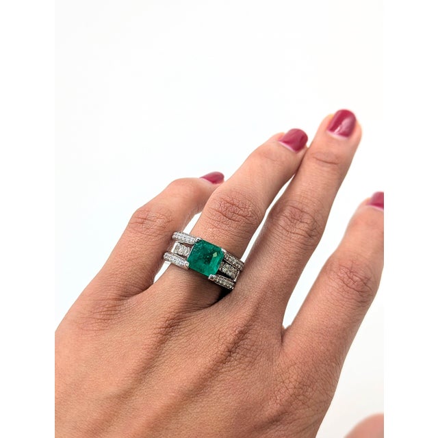 2020s Gia Certified 2.2Ct Colombian Emerald & Diamond Ring in Solid 14k Gold, 9mm, Size 6.75 For Sale - Image 5 of 9
