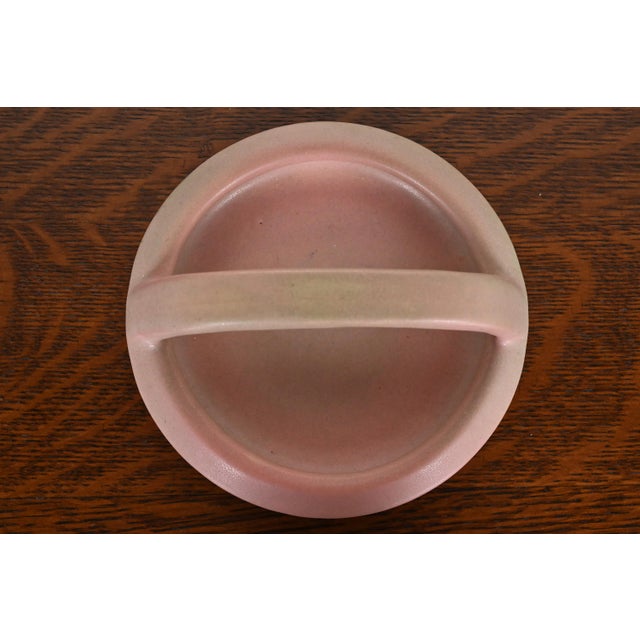 Early 20th Century Rookwood Pottery Arts & Crafts Glazed Ceramic Pink Handled Bowl or Ashtray, 1919 For Sale - Image 5 of 11