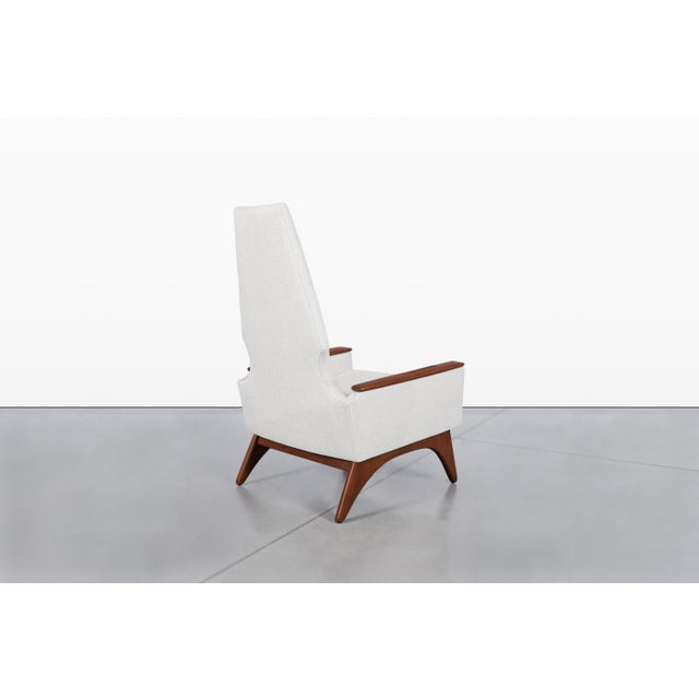 Mid-Century Modern Sculptural Walnut Lounge Chairs by Kroehler For Sale - Image 12 of 15