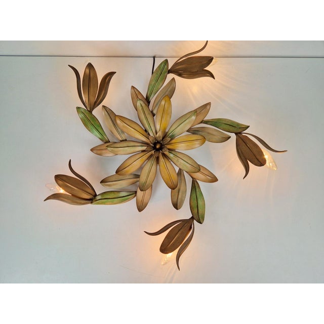 Vintage Flowers Ceiling Lamp / Wall Lamp France ´60s Vintage ceiling or wall lamp made in France. Entirely metal in pastel...