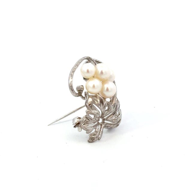 1990s Mikimoto Akoya Pearl Brooch Sterling Silver 6 mm 5.24 Grams Estate For Sale - Image 4 of 8