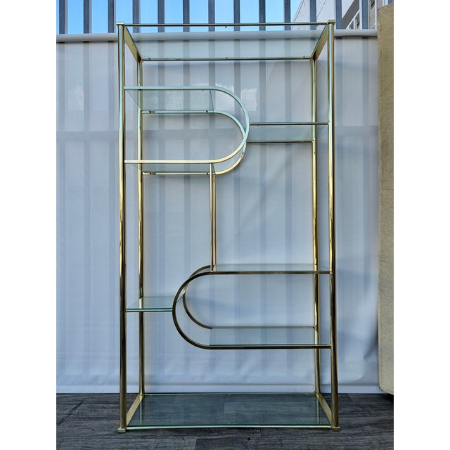 Mid Century Modern Hollywood Regency Brass Etagere in the Milo Baughman Manner. Circa 1970s For Sale In Miami - Image 6 of 18