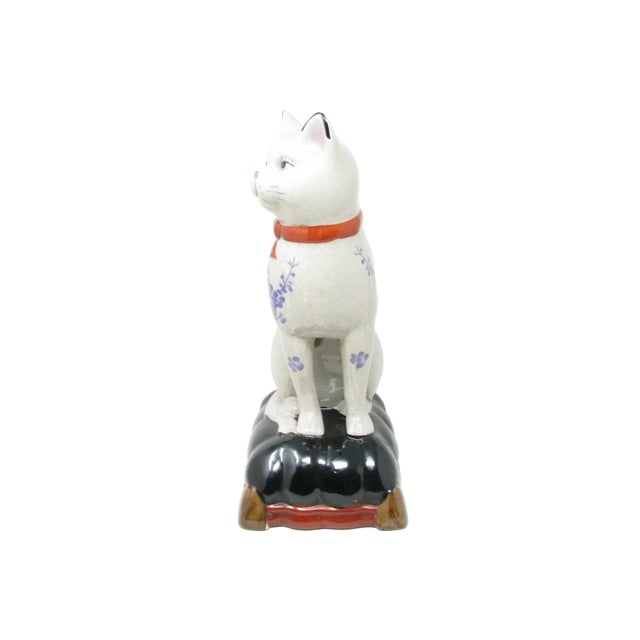 Late 20th Century Vintage Large Staffordshire Style Ceramic Cat on Pillow Sculpture For Sale - Image 5 of 13