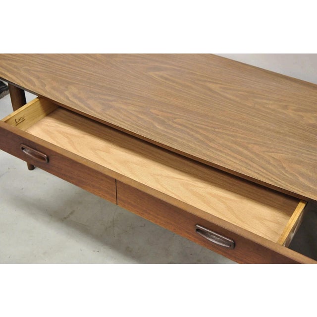 Lane Mid Century Modern 56" Long Surfboard Laminate Top Coffee Table With Drawer For Sale In Philadelphia - Image 6 of 11