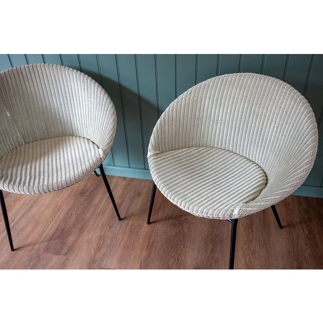 Mid-Century Modern Bauhaus Satellite Cocktail Lounge Chairs in Wicker and Steel by Lloyd Loom for Lusty, 1950s, Set of 2 For Sale - Image 16 of 18