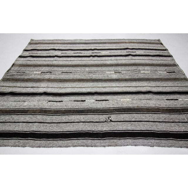 Contemporary 1960s Vintage Striped Gray Kilim Rug- 7′2″ × 9′ For Sale - Image 3 of 7