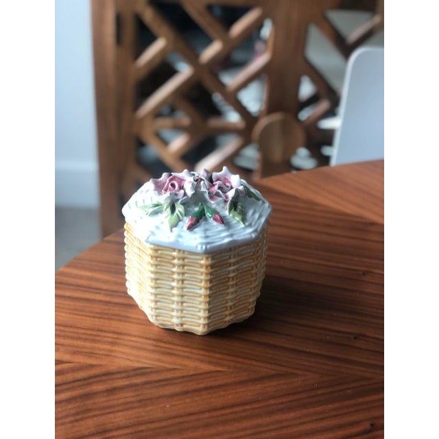 Mediterranean Mid-20th Century Italian Ceramic Flower Topped Box by Bellini For Sale - Image 3 of 10