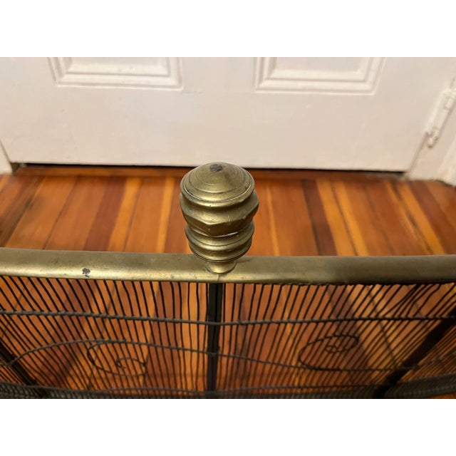 Antique 19th Century American Federal Brass & Iron Fireplace Fender With Urn Finials For Sale In New York - Image 6 of 12
