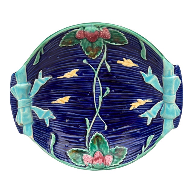19th Century Small Majolica Strawberries Dish Wedgwood For Sale