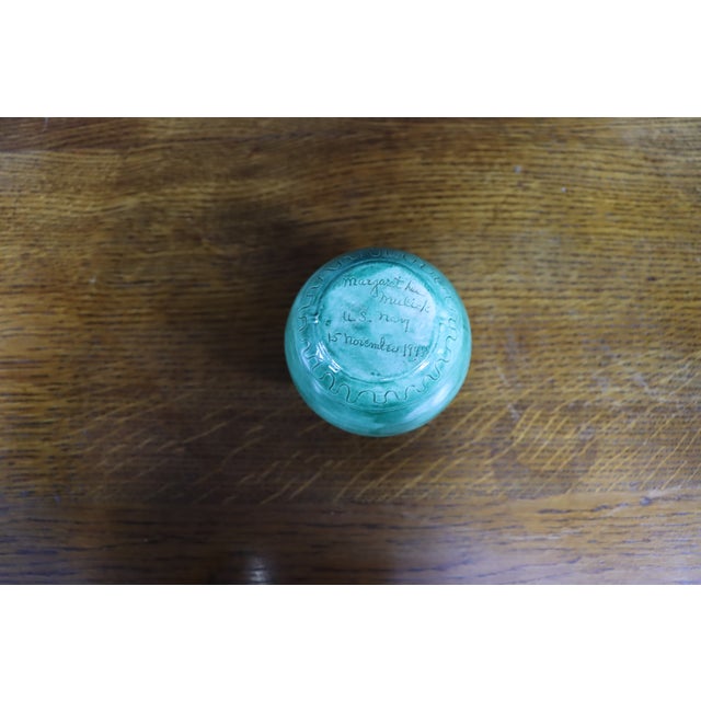 Ceramic Mid-Century Green Glazed Studio Pottery Vase Signed Margaret Lee Mulick, u.s. Navy, 1948 For Sale - Image 7 of 8