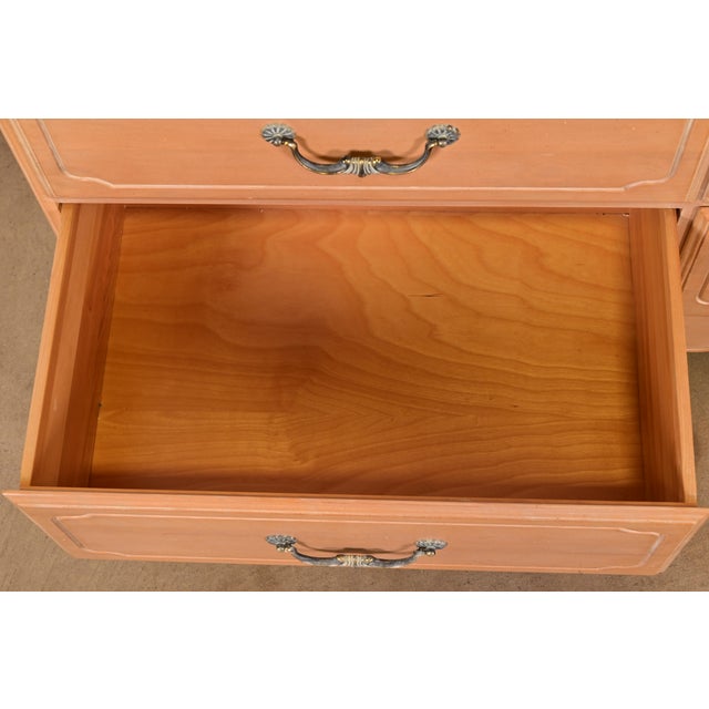 1990s Ethan Allen French Provincial or Country French Maple Six-Drawer Dresser For Sale In South Bend - Image 6 of 12