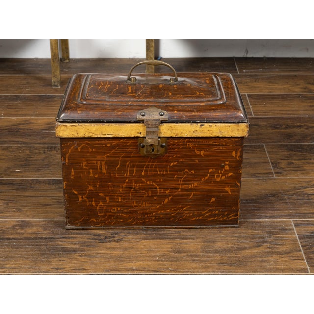 French 1890s Rustic Painted Tôle Box with Wood Grain Finish and Goldenrod Accent For Sale - Image 4 of 11