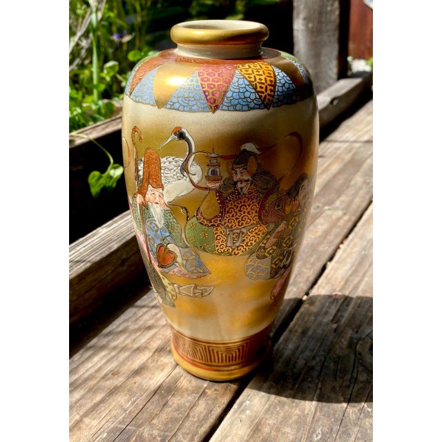 Pair of Antique Japanese Satsuma Kōzan Vases Depicting the Seven Lucky Gods (Shichifukujin) For Sale - Image 13 of 18