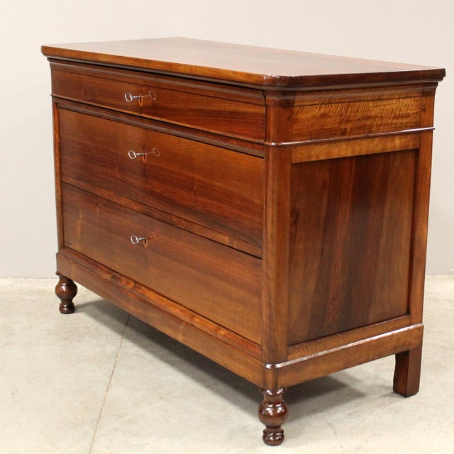 Antique Italian Charles X Chest of Drawers in Walnut For Sale - Image 3 of 14