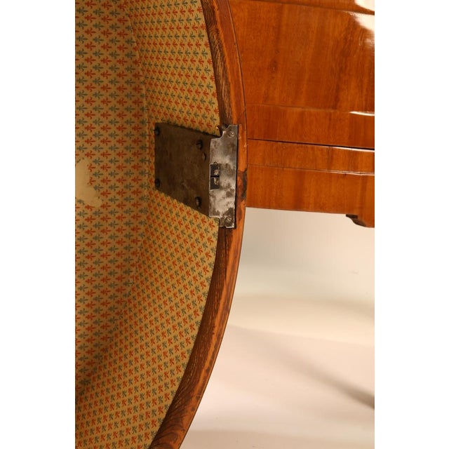 Wood Demi Lune Chest of Drawers in Mahogany, 1810 For Sale - Image 7 of 11