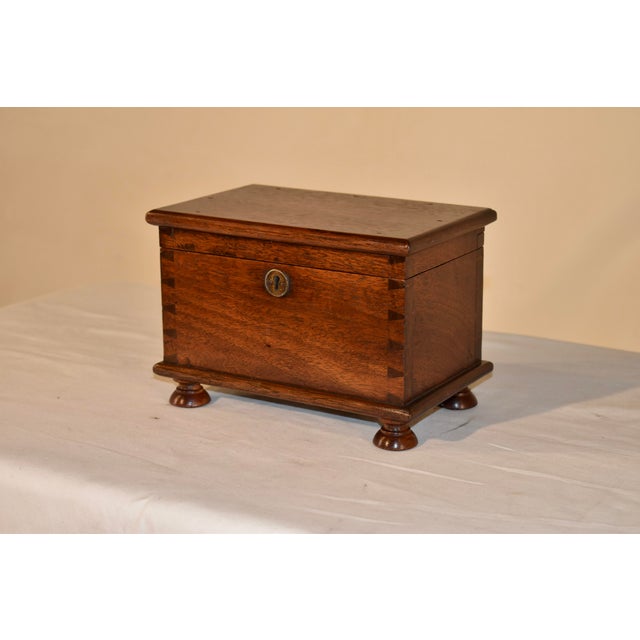 Early 18th Century Early 19th Century English Walnut Box For Sale - Image 5 of 9