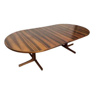 Mid-Century Round Extendable Rosewood Dining Table For Sale