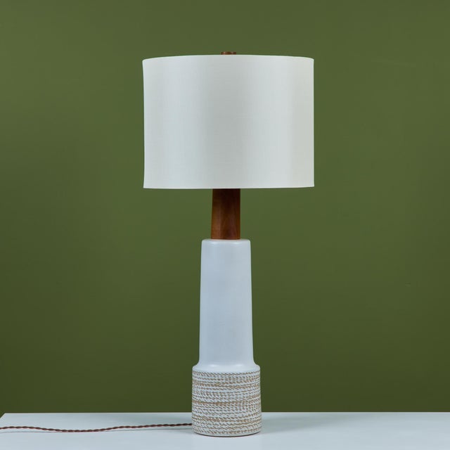 Marshall Studios 1950s Gordon and Jane Martz Oversized White Ceramic Table Lamp For Sale - Image 4 of 13