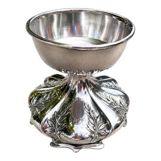 Antique Queen City Silver Co. Silverplate Compote Pedestal Bowl | Laurel Motif | American Classical Centerpiece For Sale