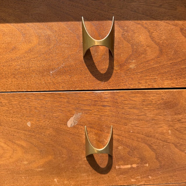 Mid Century Modern Broyhill Brasilia 9 Drawer Walnut Lowboy With Two Mirrors For Sale In Cleveland - Image 6 of 12