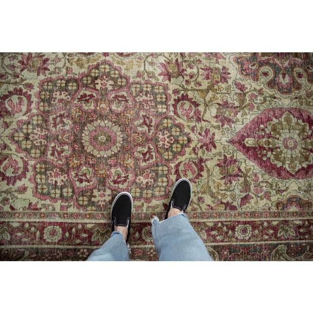 :: Covered field in floral top view and bouquet arrangement medallions arranged in rows and columns. Interior design...