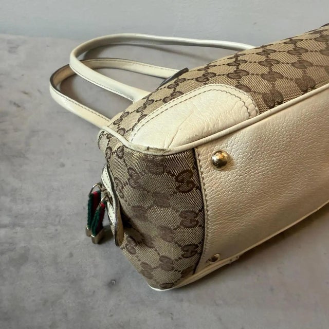 A 2006 Gucci Princy Sherry Line Gg Canvas Shoulder Bag For Sale - Image 6 of 18