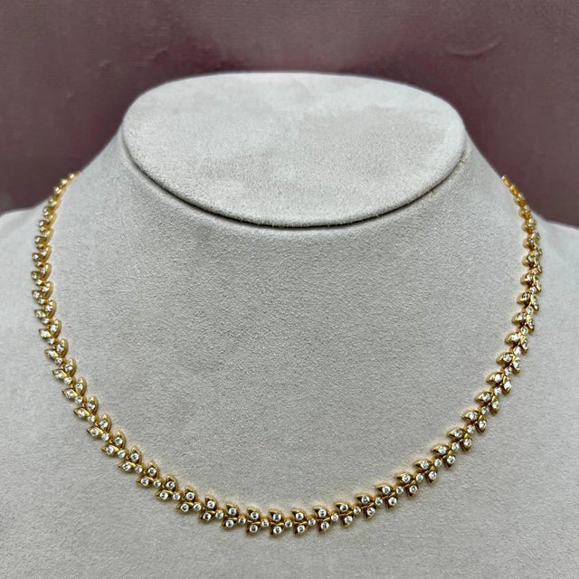 Syna Yellow Gold Vine Necklace with Diamonds For Sale In New York - Image 6 of 7
