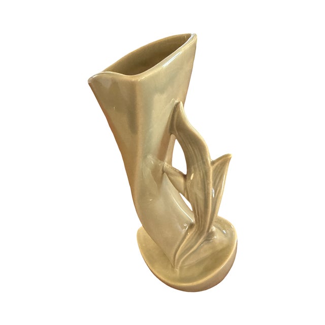 Ceramic 1952 Roseville Mayfair 1004-9 Sculptural Art Pottery Vase in Warm Taupe Glaze For Sale - Image 7 of 7
