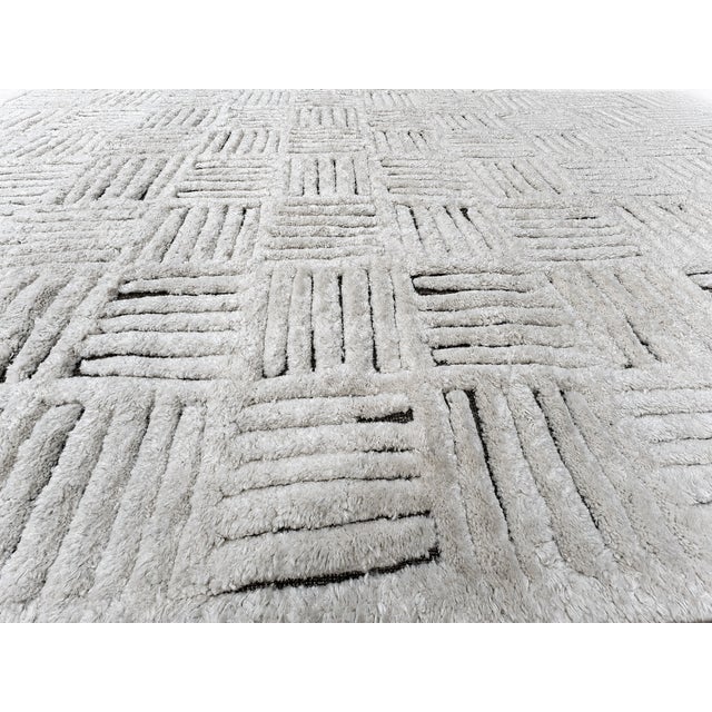 Rh Basanti Rug – 9' × 12' Marled Ivory/Charcoal | Hand-Knotted Wool Blend | Contemporary Himalayan-Inspired Design For Sale - Image 12 of 18