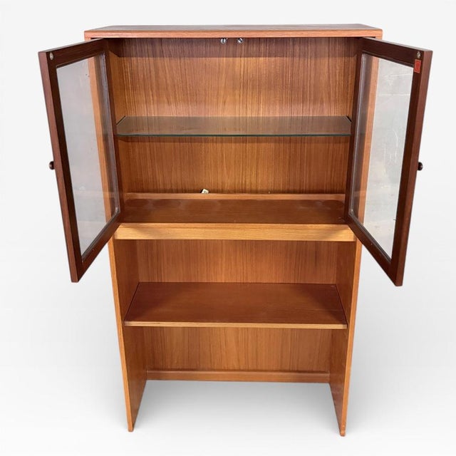 Wood Mid-Century Teak and Glass Display Cabinet from G-Plan, 1970s For Sale - Image 7 of 9