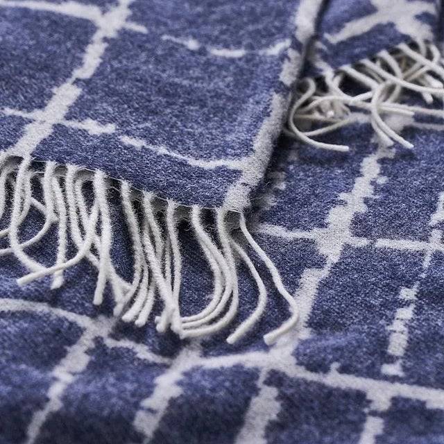 Traditional Schumacher Wool Plaid Throw in Navy For Sale - Image 3 of 4