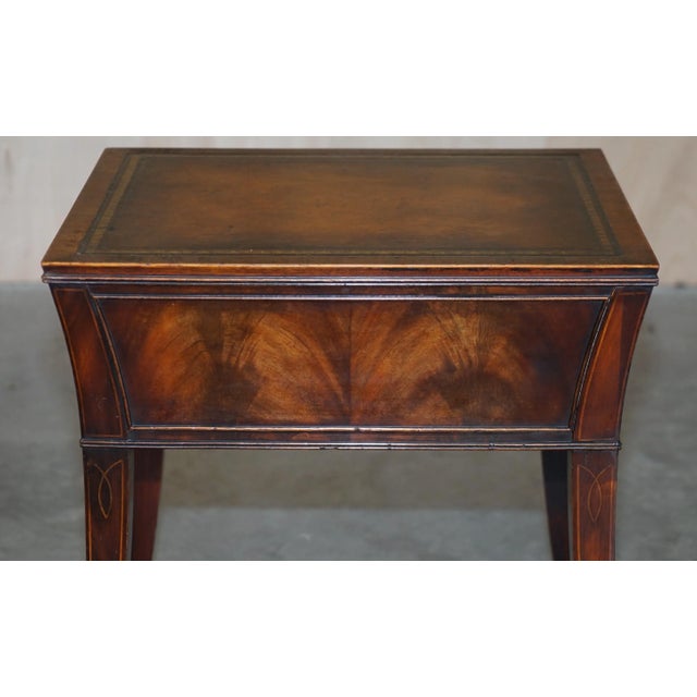 Victorian Mahogany Curved Single Drawer Side End Lamp Table with Brown Leather Top For Sale - Image 15 of 18
