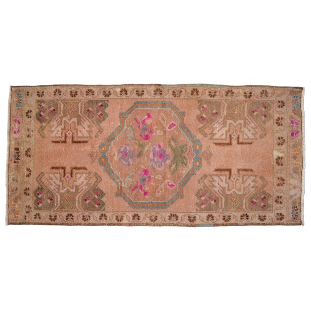 Peach 1960s Low Pile Hand Knotted Turkish Small Rug Faded Mat Accent Rug - 21'' X 45'' For Sale - Image 8 of 16